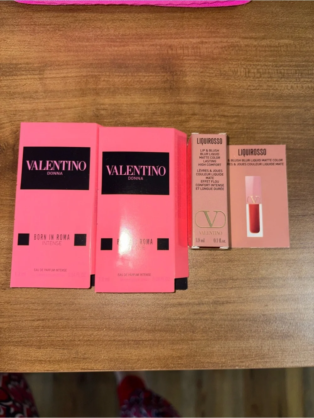 Valentino Bundle Makeup Pouch Mini Liquirosso Matte Lip Blush Blur Born in Roma